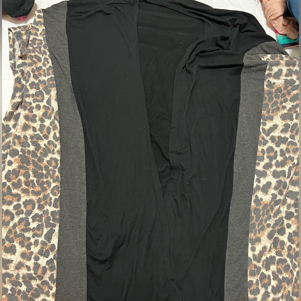 Women’s 2x animal print cardigan.